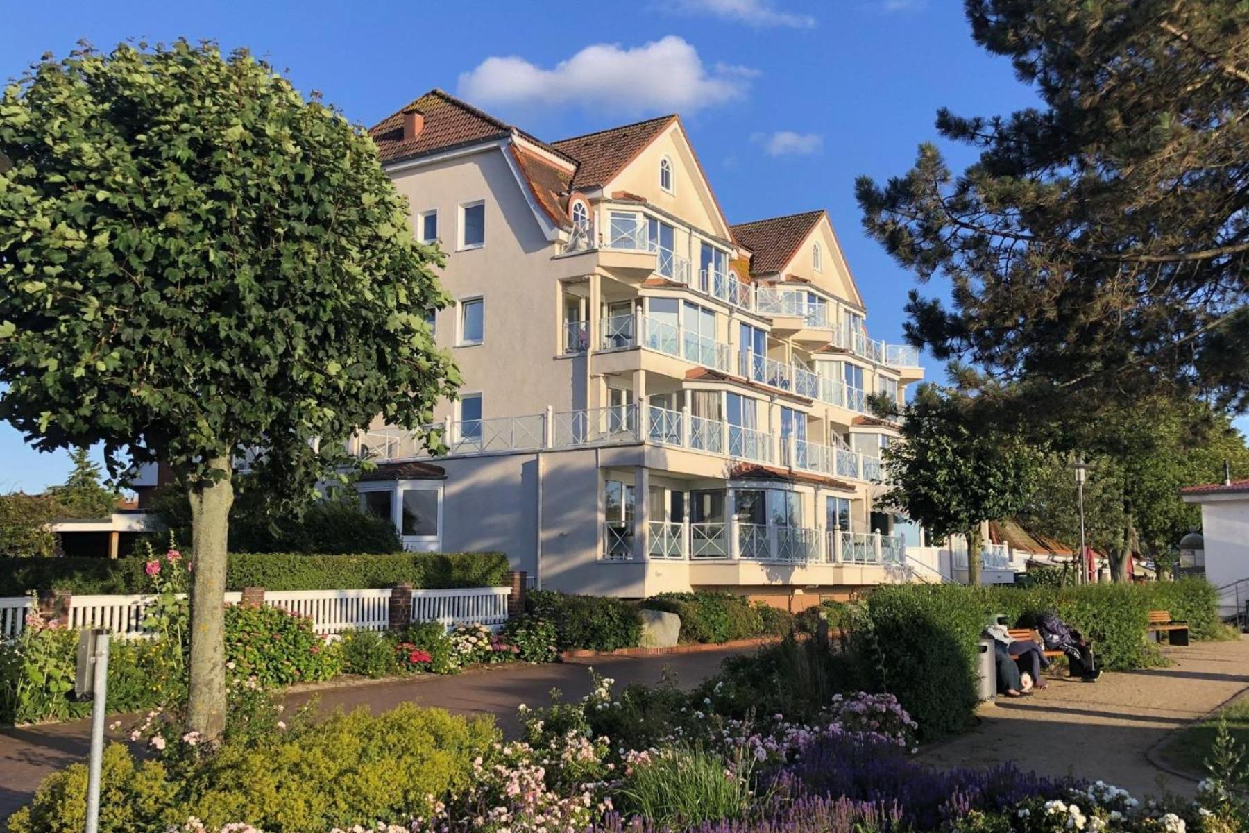 Strandhotel 1 Laboe Exterior photo
